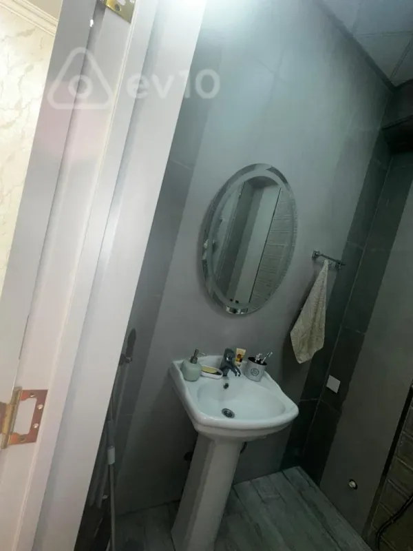 Kirayə verilir 2 otaqlı yeni tikili 70 m²