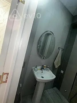 Kirayə verilir 2 otaqlı yeni tikili 70 m²