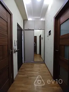 Kirayə verilir 2 otaqlı yeni tikili 67 m²