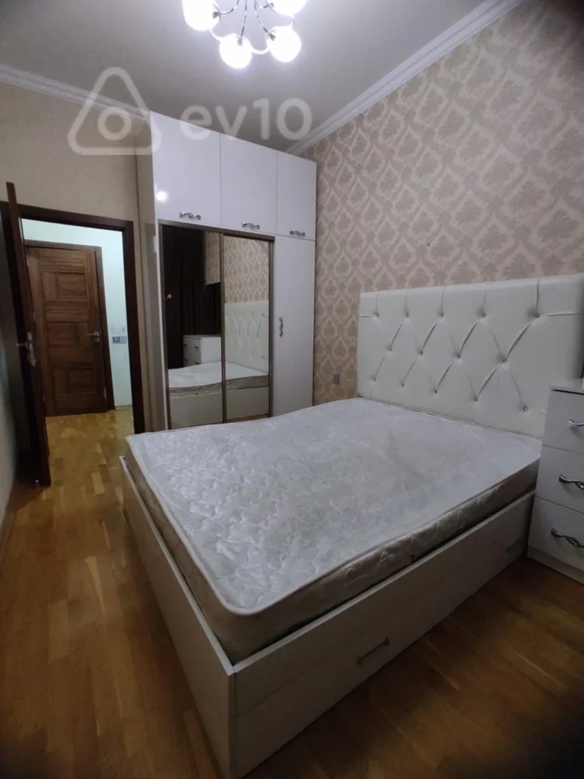 Kirayə verilir 2 otaqlı yeni tikili 67 m²