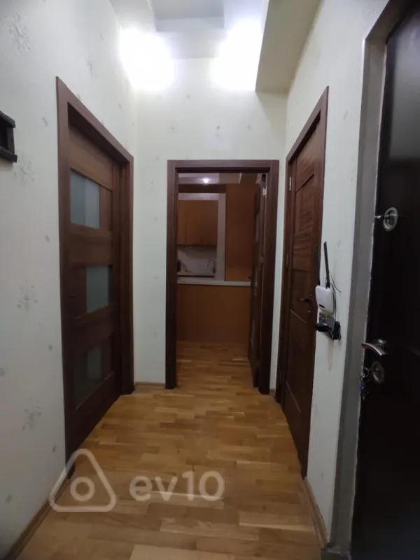 Kirayə verilir 2 otaqlı yeni tikili 67 m²