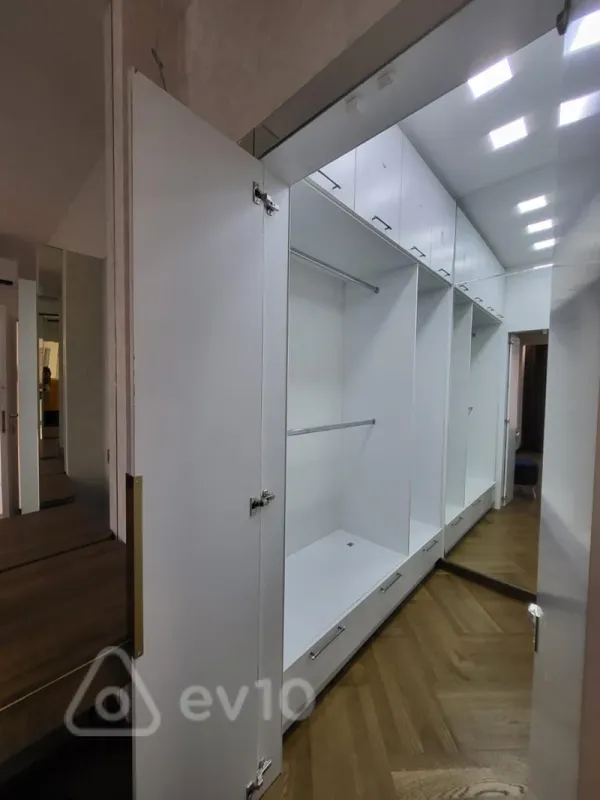 Kirayə verilir 2 otaqlı yeni tikili 100 m²