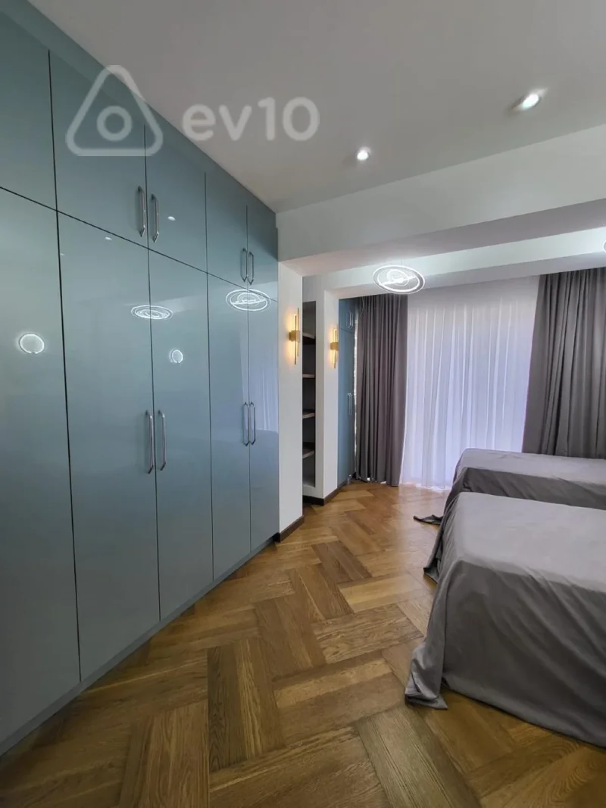 Kirayə verilir 2 otaqlı yeni tikili 100 m²