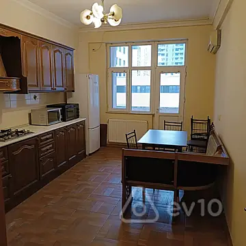 Kirayə verilir 3 otaqlı yeni tikili 110 m²