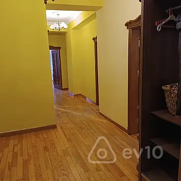 Kirayə verilir 3 otaqlı yeni tikili 110 m²