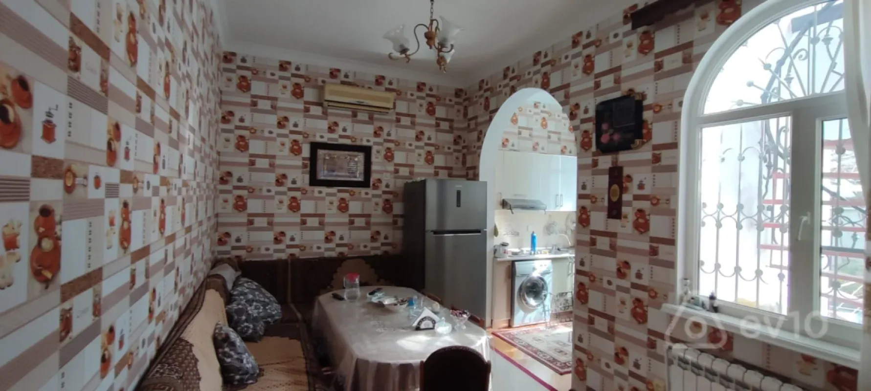 Satılır 8 otaqlı həyət evi 200 m²