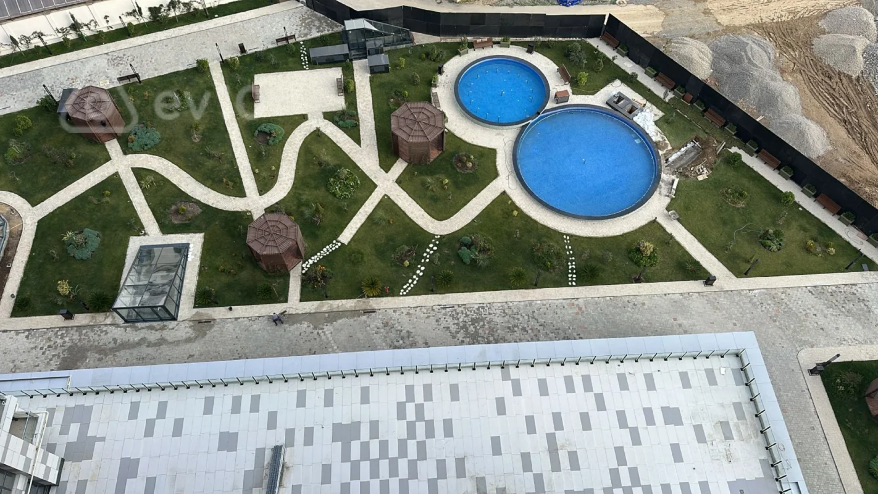 Kirayə verilir 3 otaqlı yeni tikili 115 m²