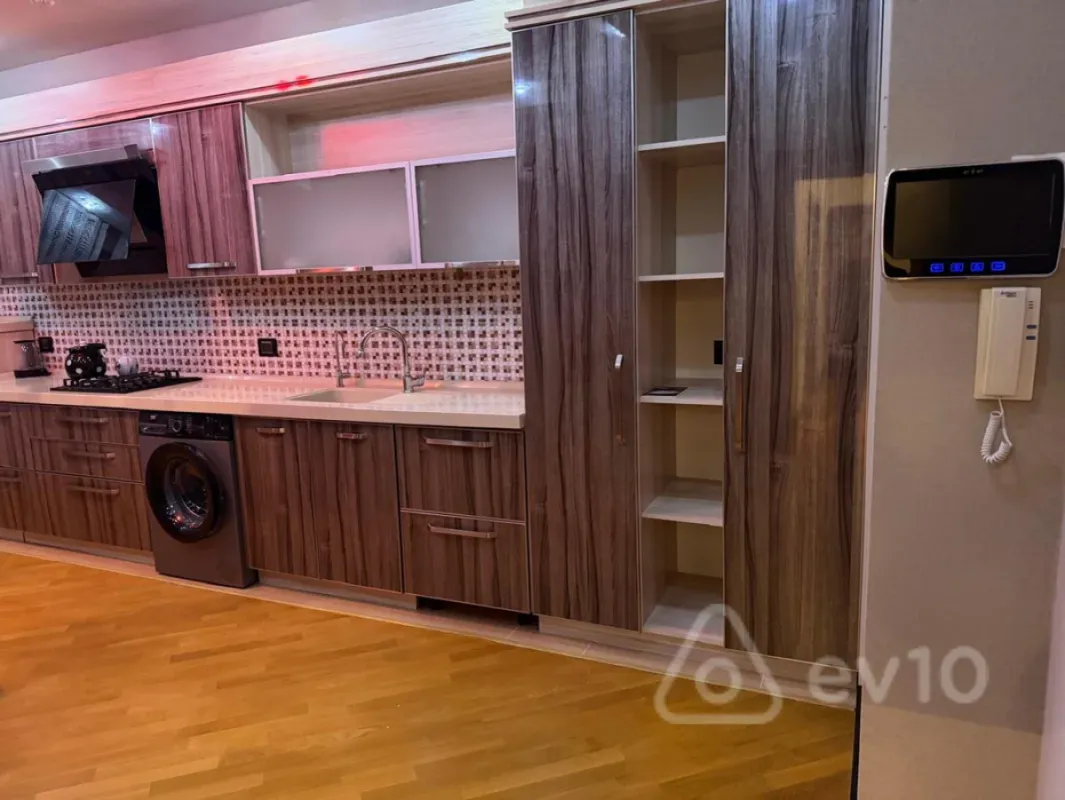 Kirayə verilir 3 otaqlı yeni tikili 125 m²