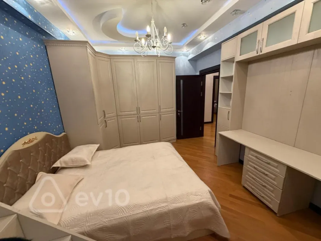 Kirayə verilir 3 otaqlı yeni tikili 125 m²