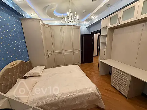 Kirayə verilir 3 otaqlı yeni tikili 125 m²