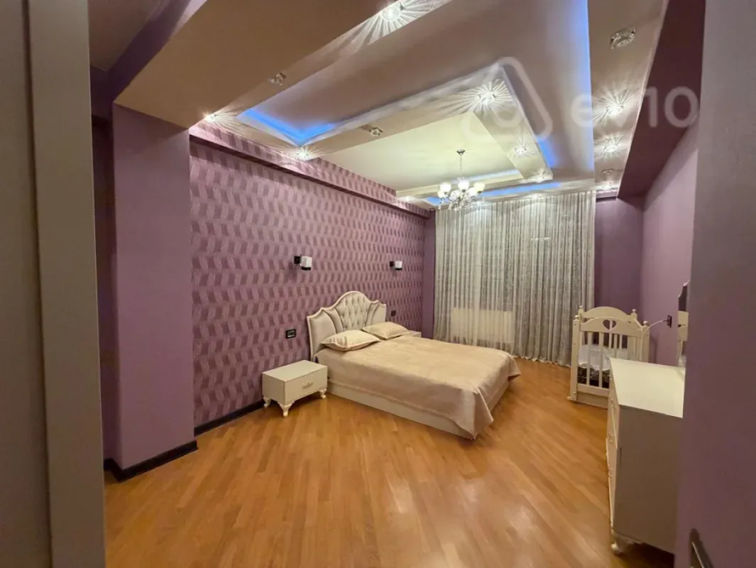 Kirayə verilir 3 otaqlı yeni tikili 125 m²