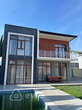 Satılır 4 otaqlı həyət evi 200 m²