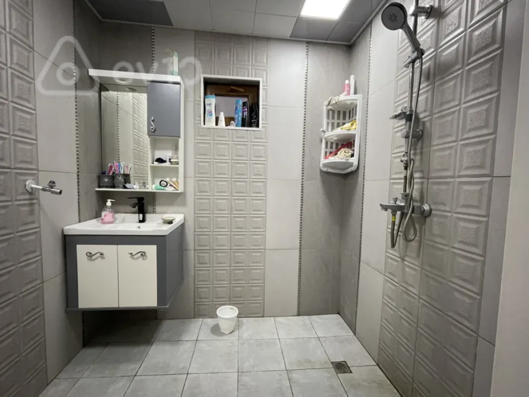 Satılır 4 otaqlı həyət evi 200 m²