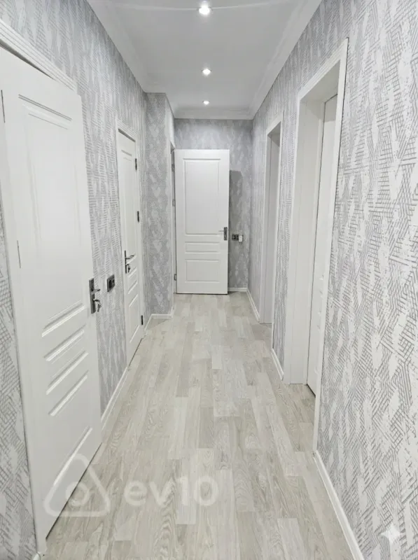 Satılır 4 otaqlı həyət evi 200 m²