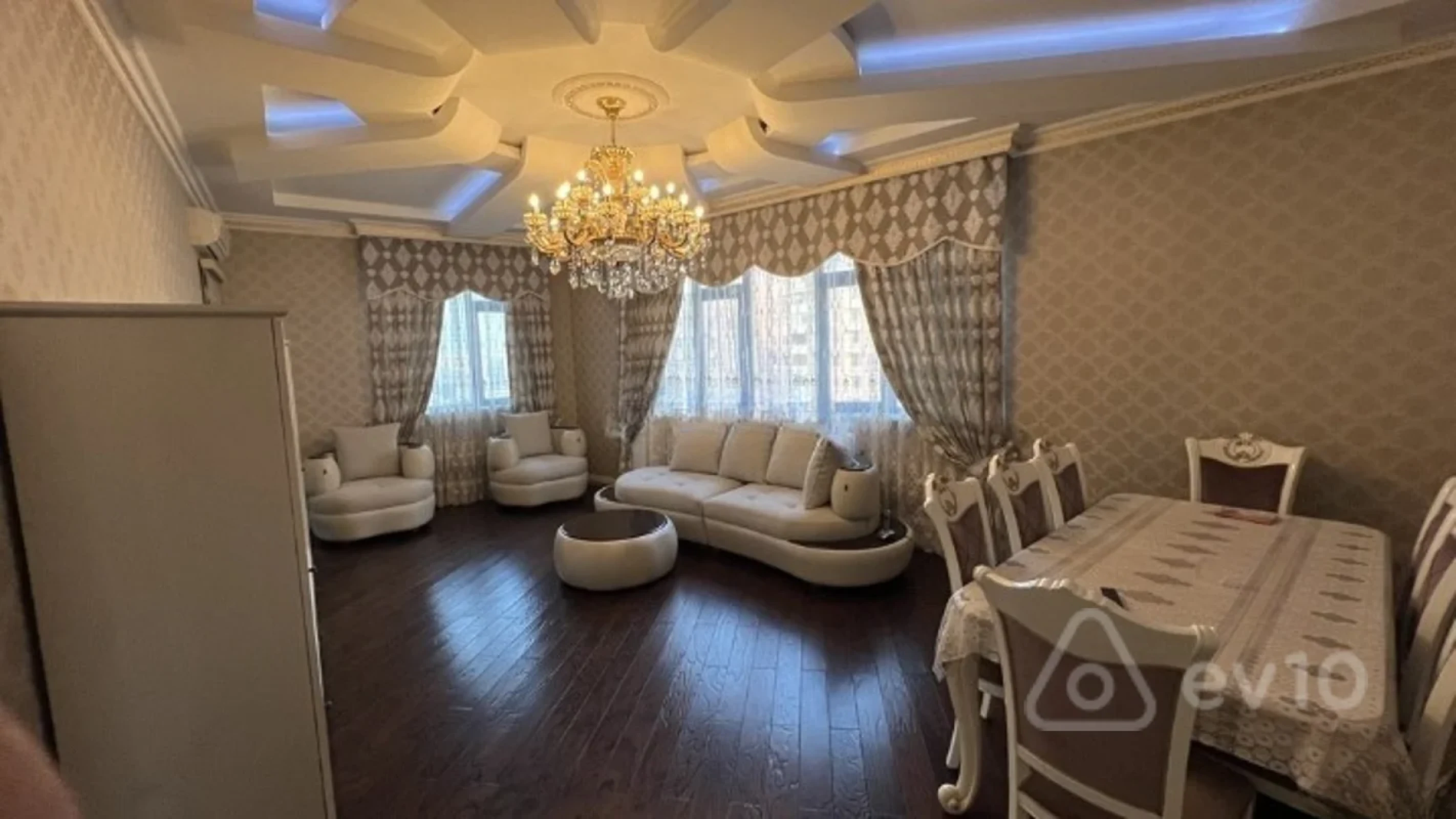 Kirayə verilir 3 otaqlı yeni tikili 153 m²