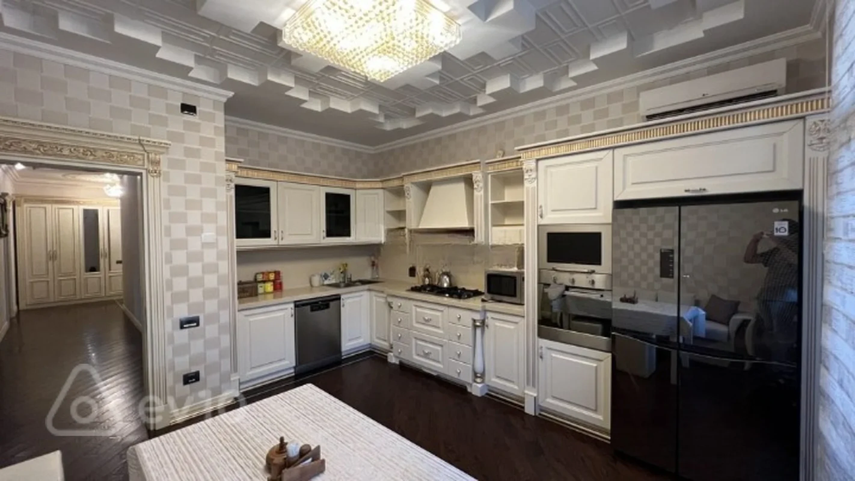 Kirayə verilir 3 otaqlı yeni tikili 153 m²