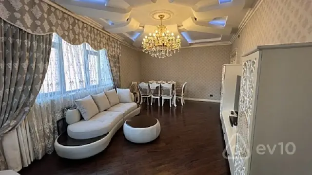 Kirayə verilir 3 otaqlı yeni tikili 153 m²