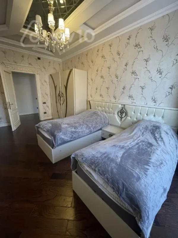 Kirayə verilir 3 otaqlı yeni tikili 153 m²