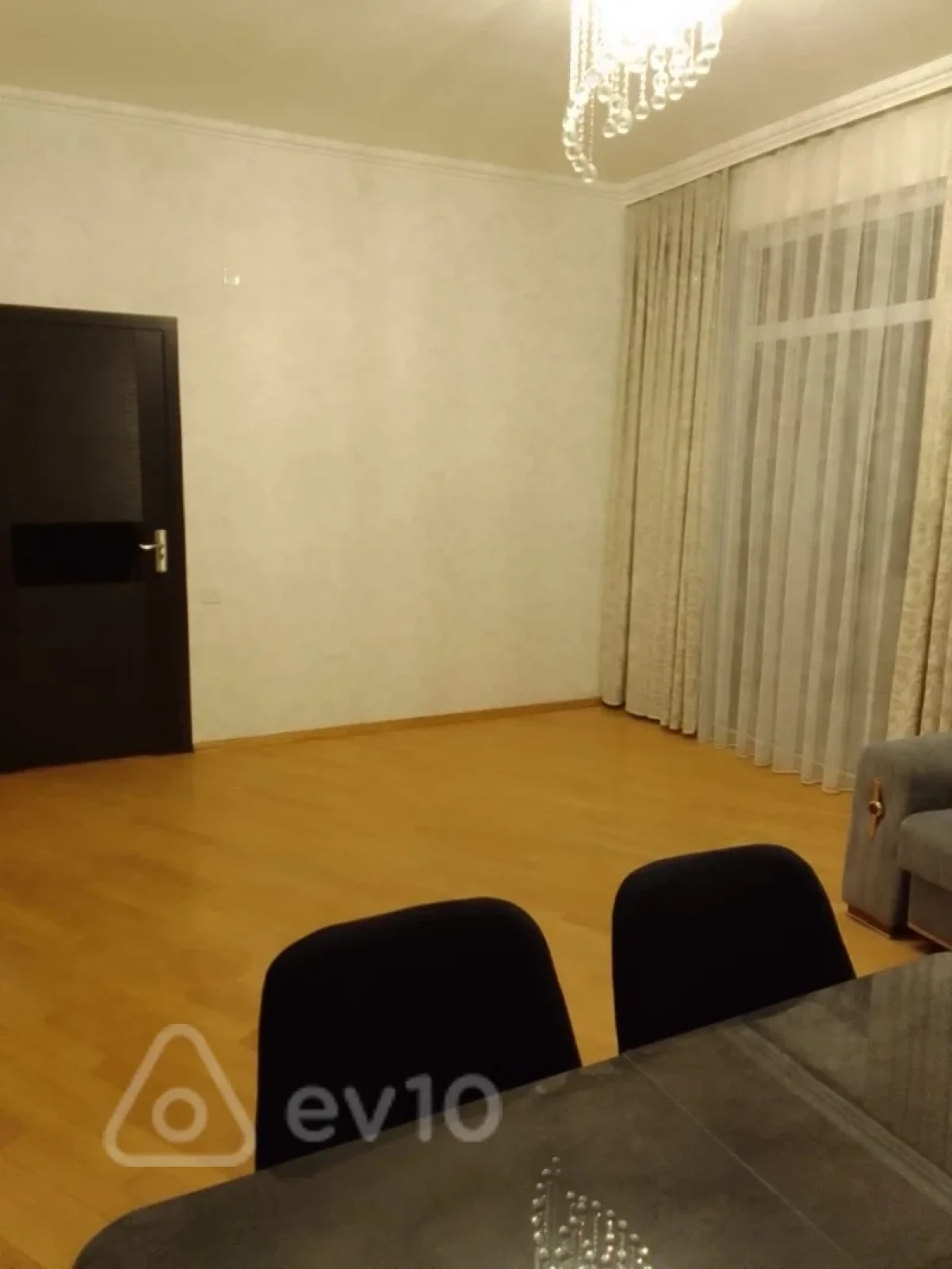 Kirayə verilir 2 otaqlı köhnə tikili 75 m²