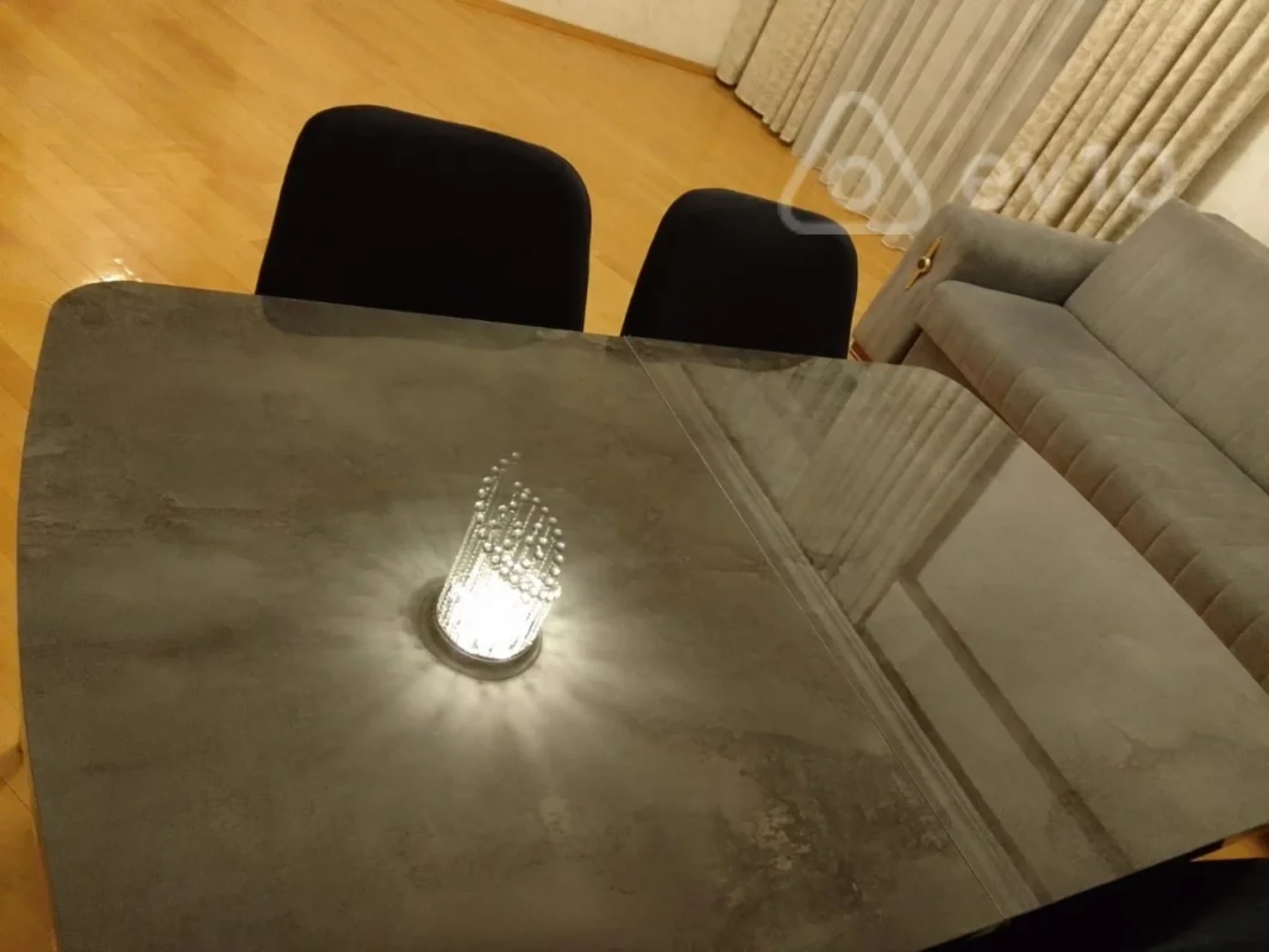 Kirayə verilir 2 otaqlı köhnə tikili 75 m²