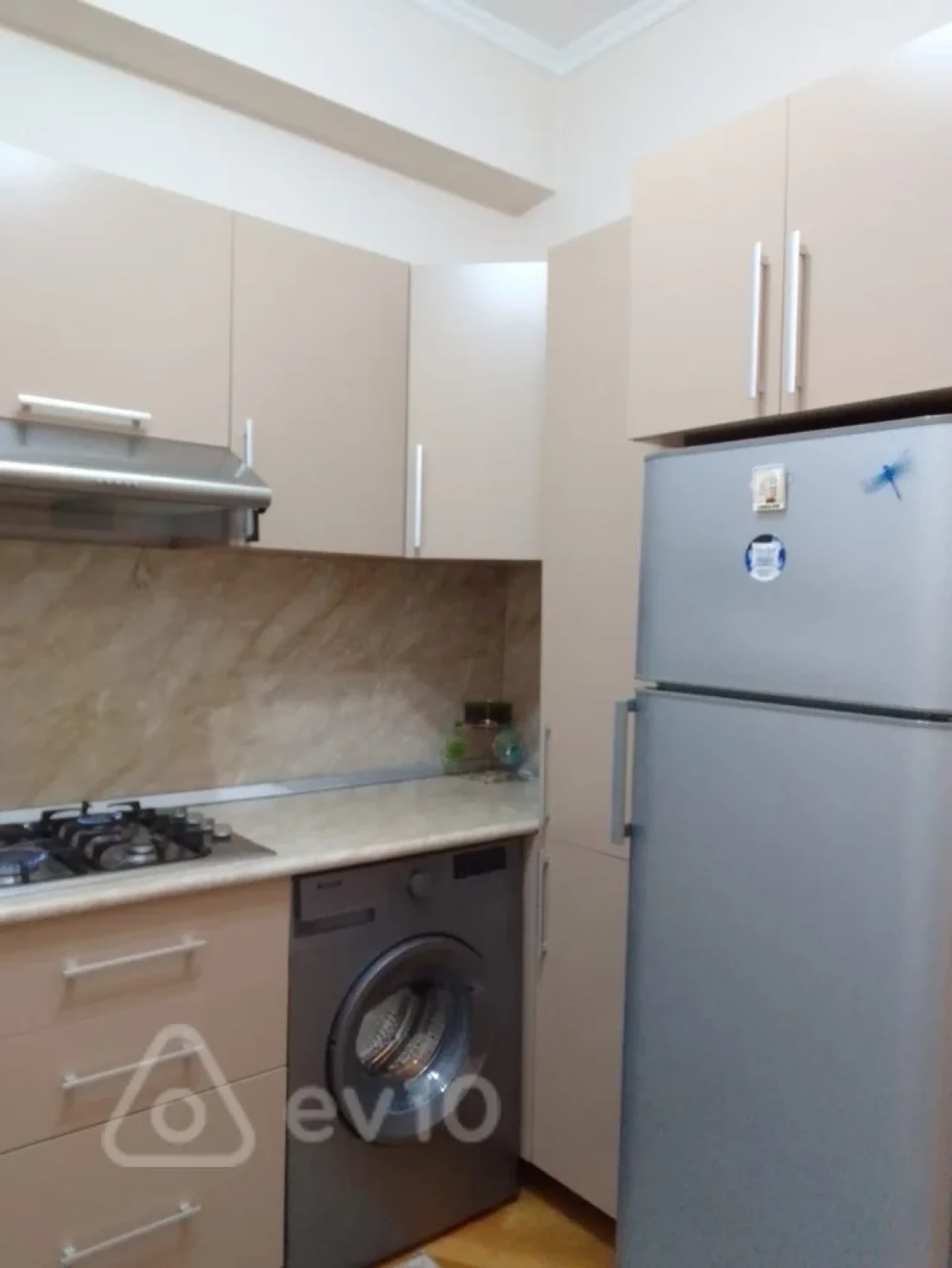 Kirayə verilir 2 otaqlı köhnə tikili 75 m²
