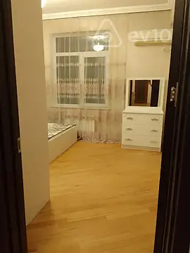 Kirayə verilir 2 otaqlı köhnə tikili 75 m²