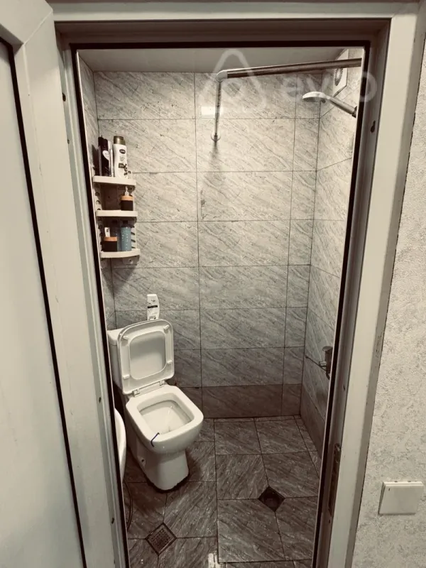 Kirayə verilir 1 otaqlı köhnə tikili 30 m²