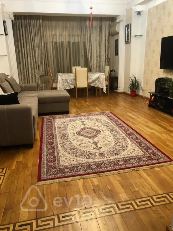 Kirayə verilir 2 otaqlı yeni tikili 67 m²