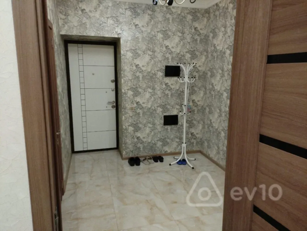 Kirayə verilir 2 otaqlı yeni tikili 64 m²