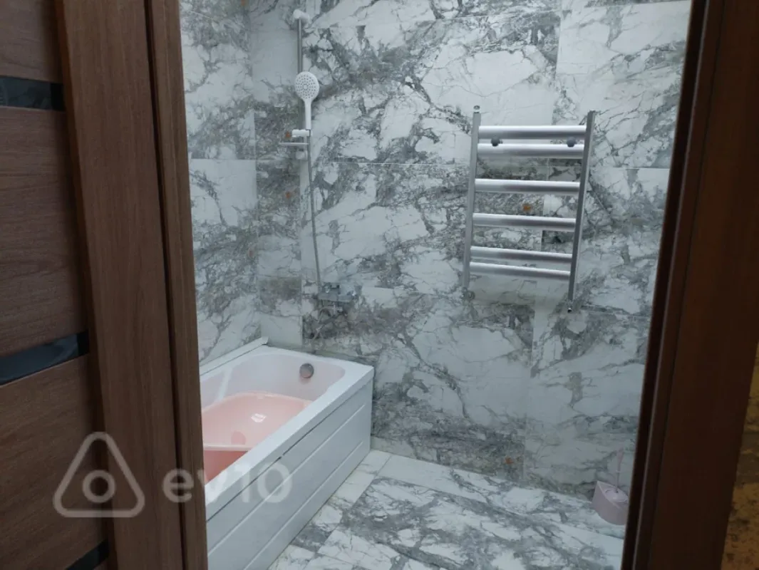 Kirayə verilir 2 otaqlı yeni tikili 64 m²