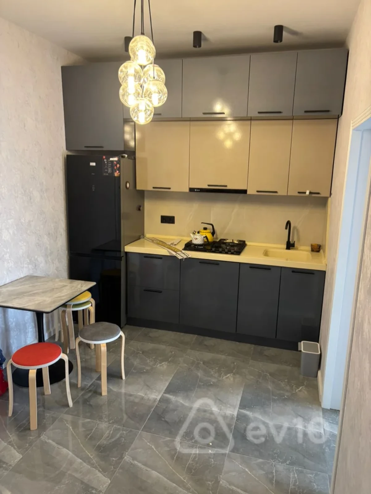 Kirayə verilir 2 otaqlı yeni tikili 65 m²