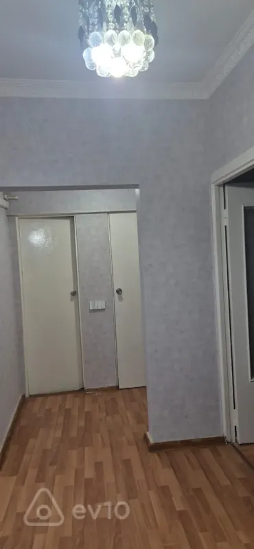 Kirayə verilir 3 otaqlı köhnə tikili 80 m²