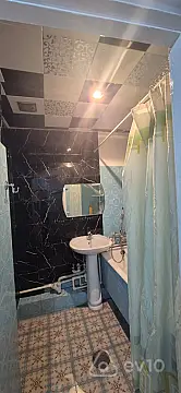 Kirayə verilir 3 otaqlı köhnə tikili 80 m²