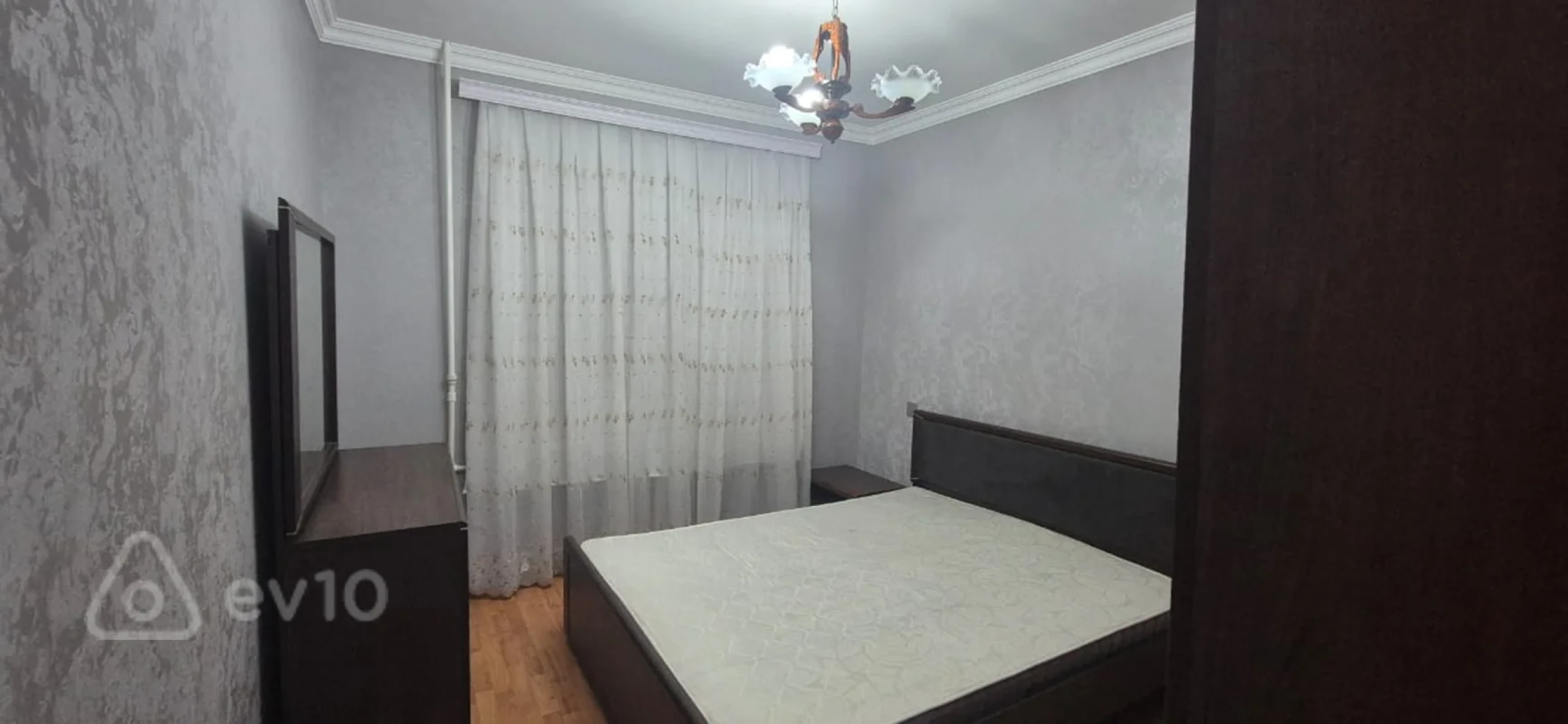 Kirayə verilir 3 otaqlı köhnə tikili 80 m²