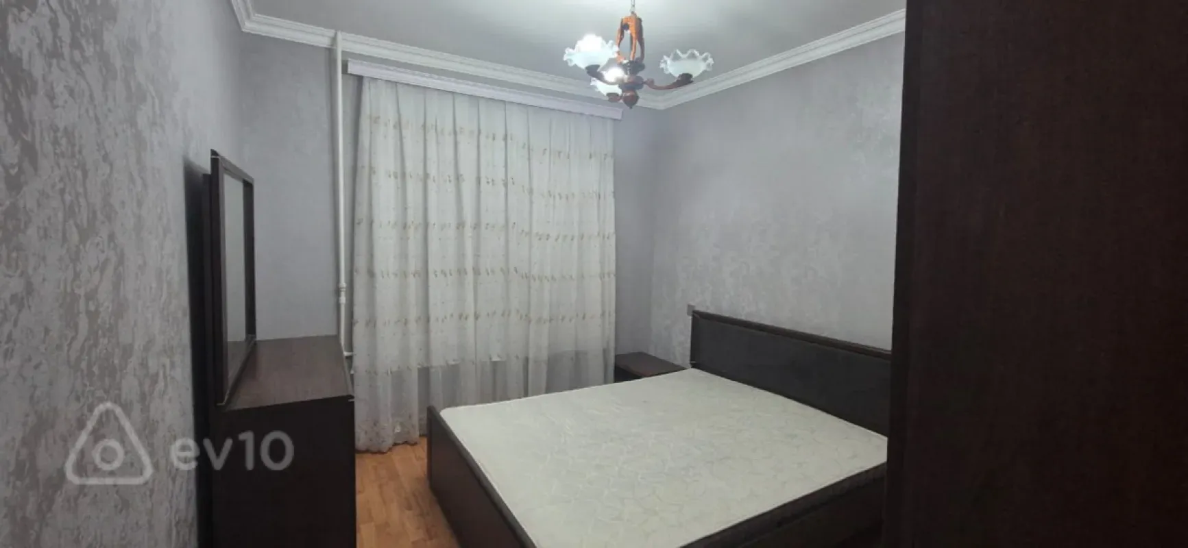 Kirayə verilir 3 otaqlı köhnə tikili 80 m²