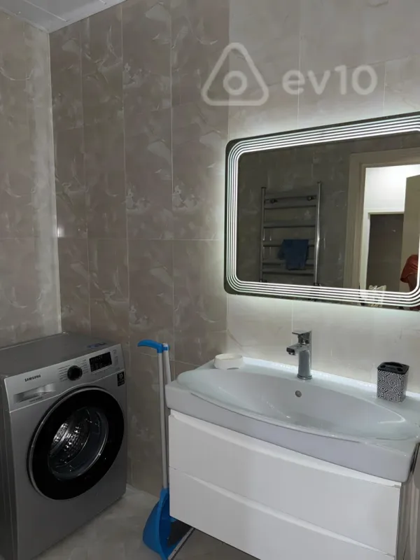 Kirayə verilir 3 otaqlı yeni tikili 90 m²