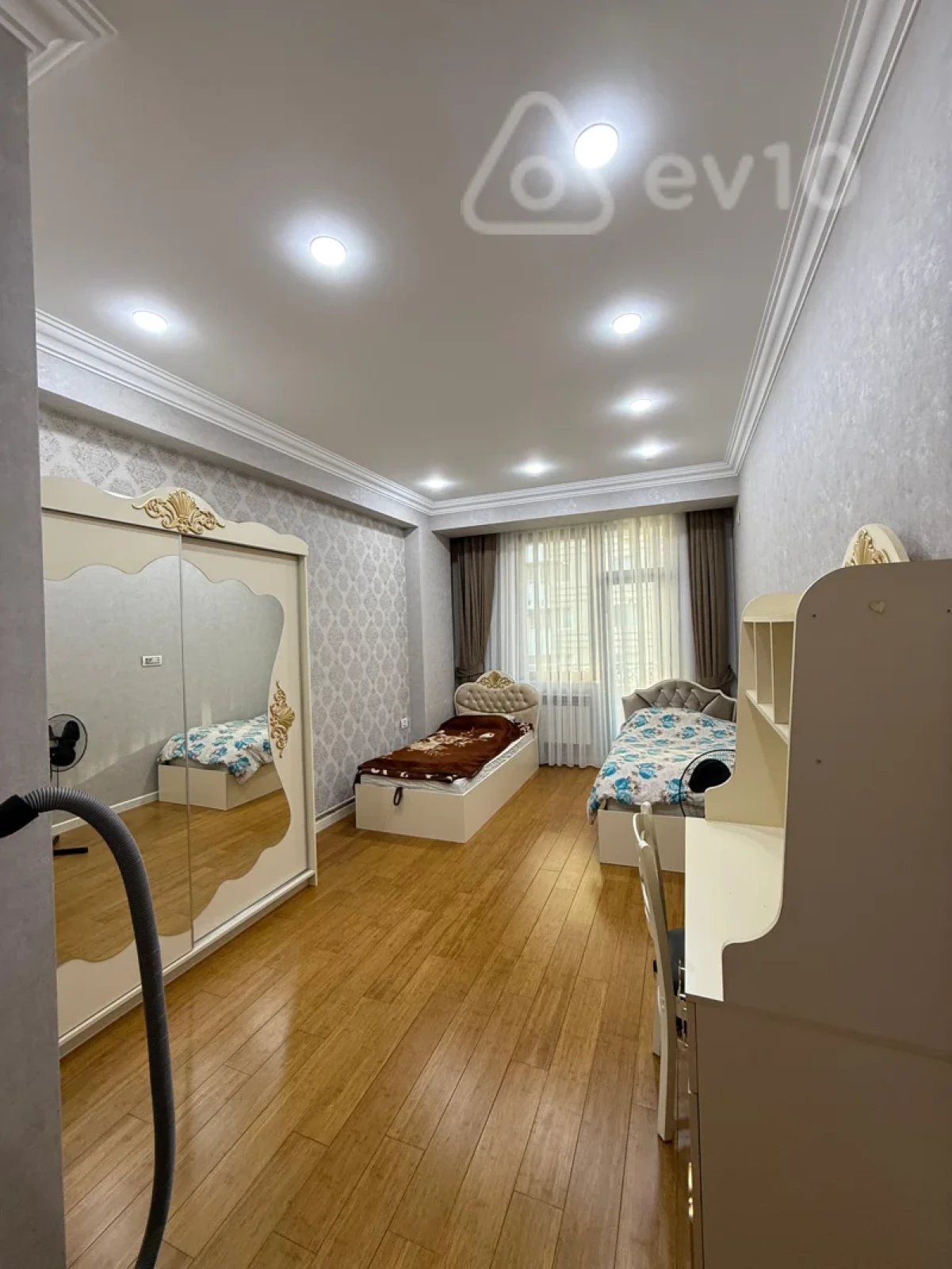 Kirayə verilir 3 otaqlı yeni tikili 90 m²