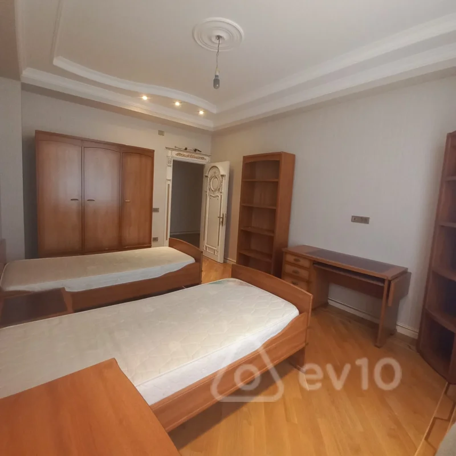 Kirayə verilir 3 otaqlı ofis 145 m²