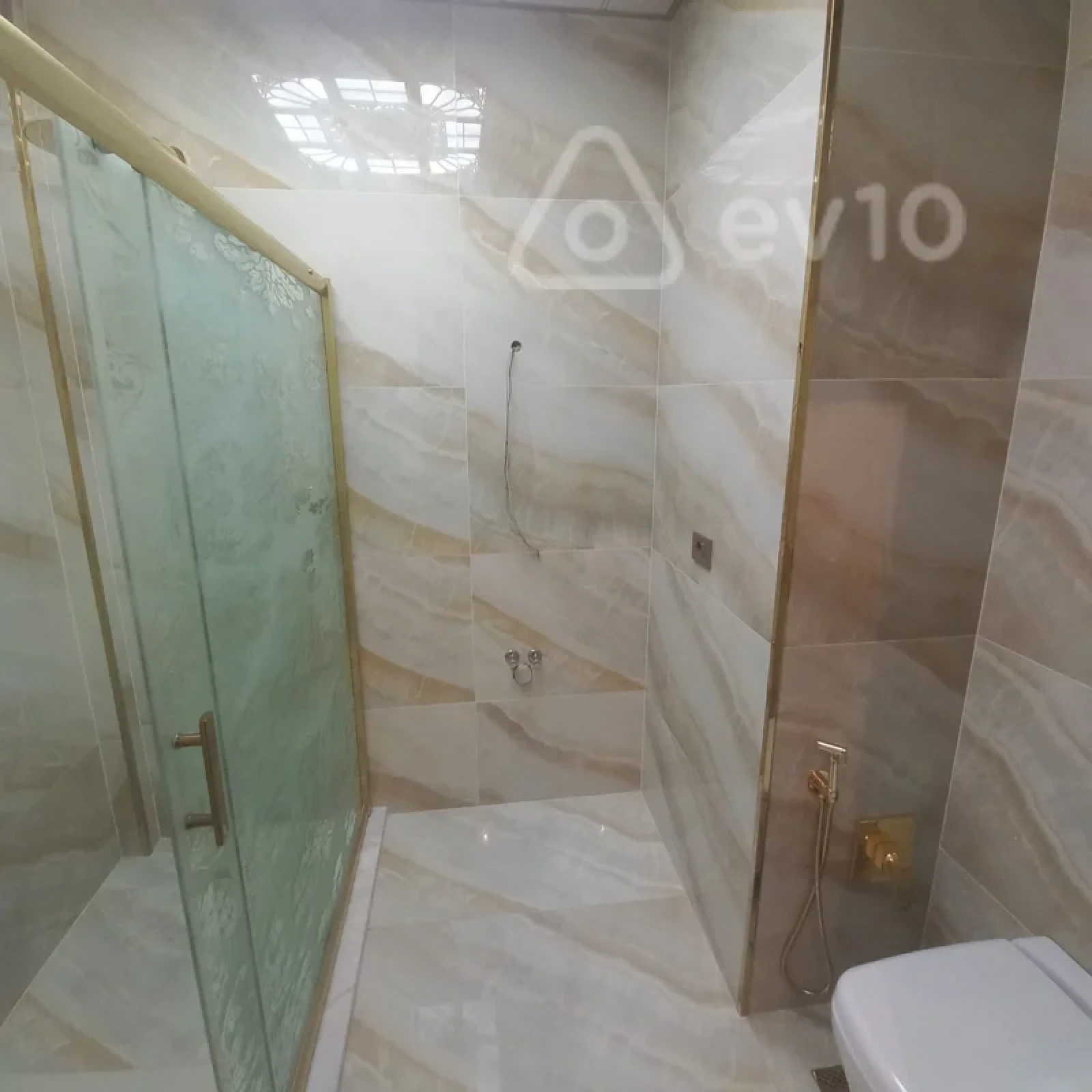 Kirayə verilir 3 otaqlı ofis 145 m²