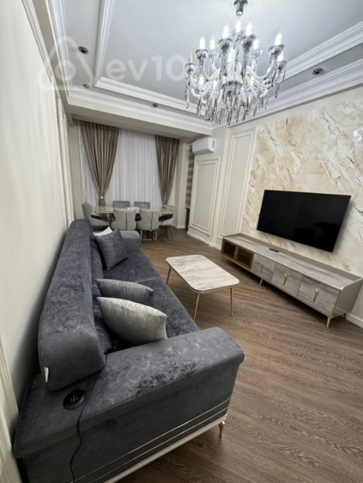 Kirayə verilir 2 otaqlı yeni tikili 70 m²