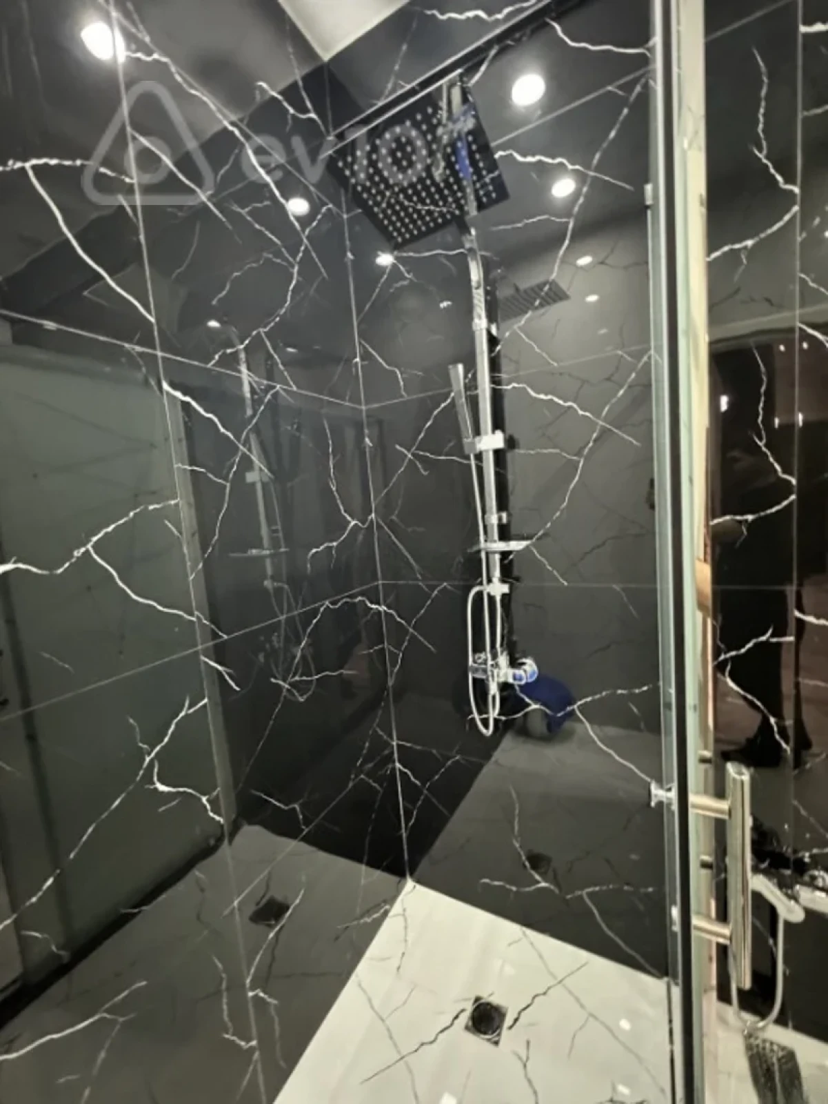 Kirayə verilir 2 otaqlı yeni tikili 70 m²