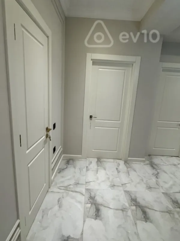 Kirayə verilir 2 otaqlı yeni tikili 70 m²