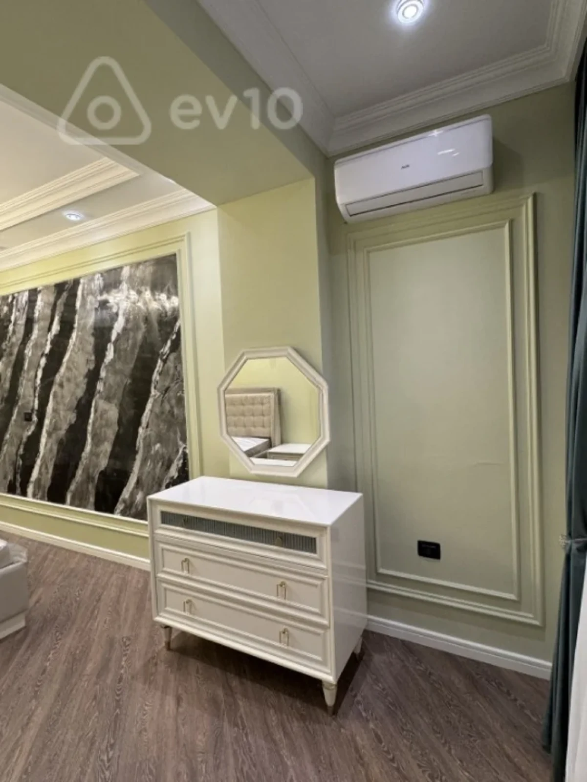 Kirayə verilir 2 otaqlı yeni tikili 70 m²