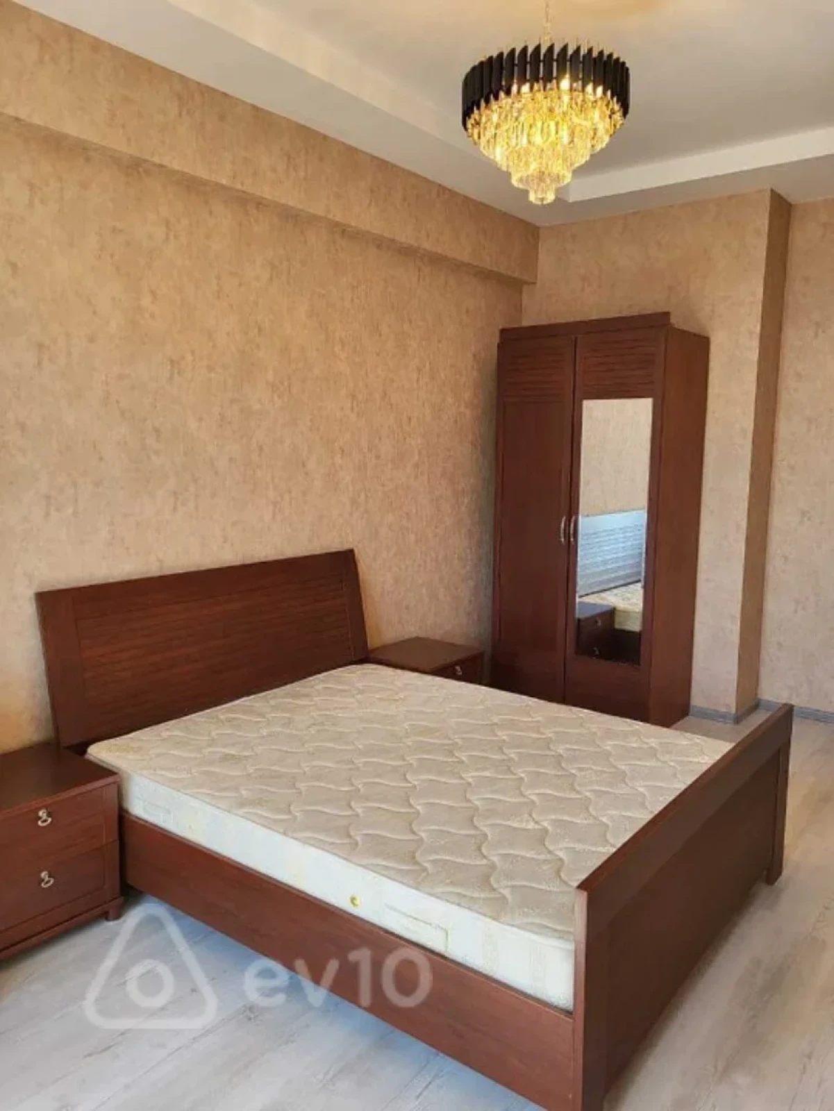 Kirayə verilir 2 otaqlı yeni tikili 80 m²