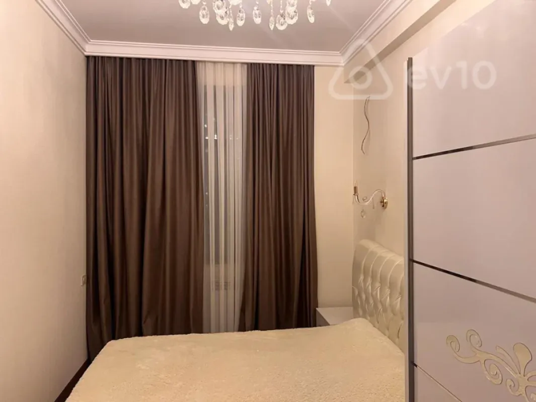 Kirayə verilir 2 otaqlı yeni tikili 67 m²
