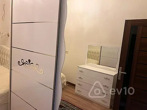 Kirayə verilir 2 otaqlı yeni tikili 67 m²