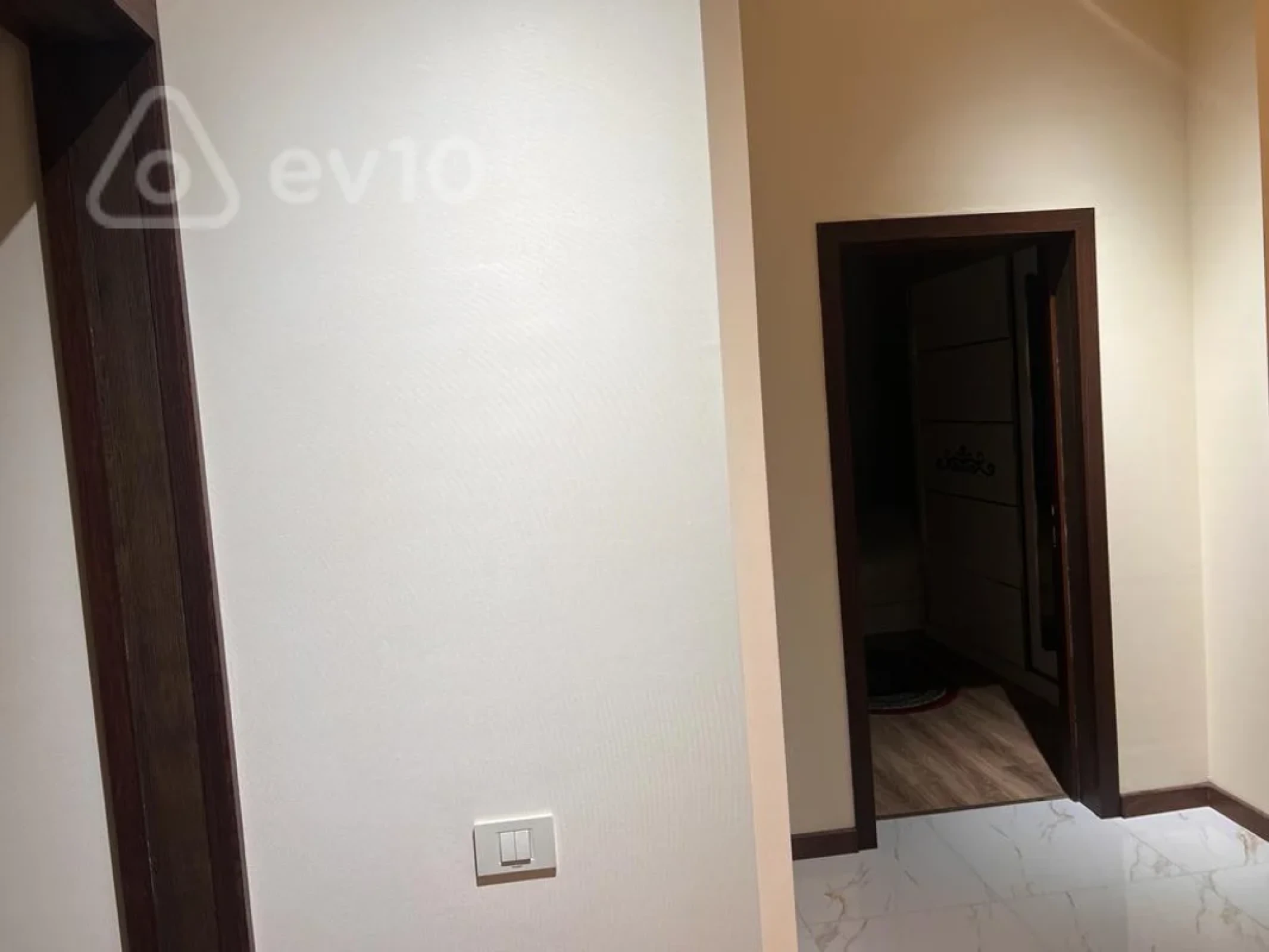 Kirayə verilir 2 otaqlı yeni tikili 67 m²