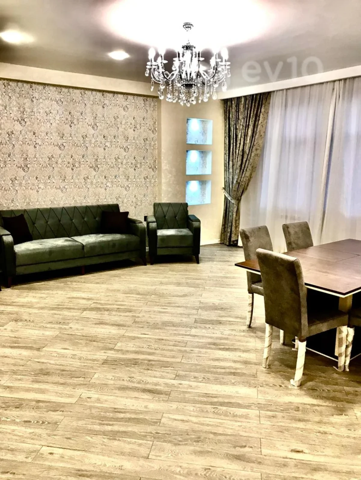 Kirayə verilir 3 otaqlı yeni tikili 110 m²