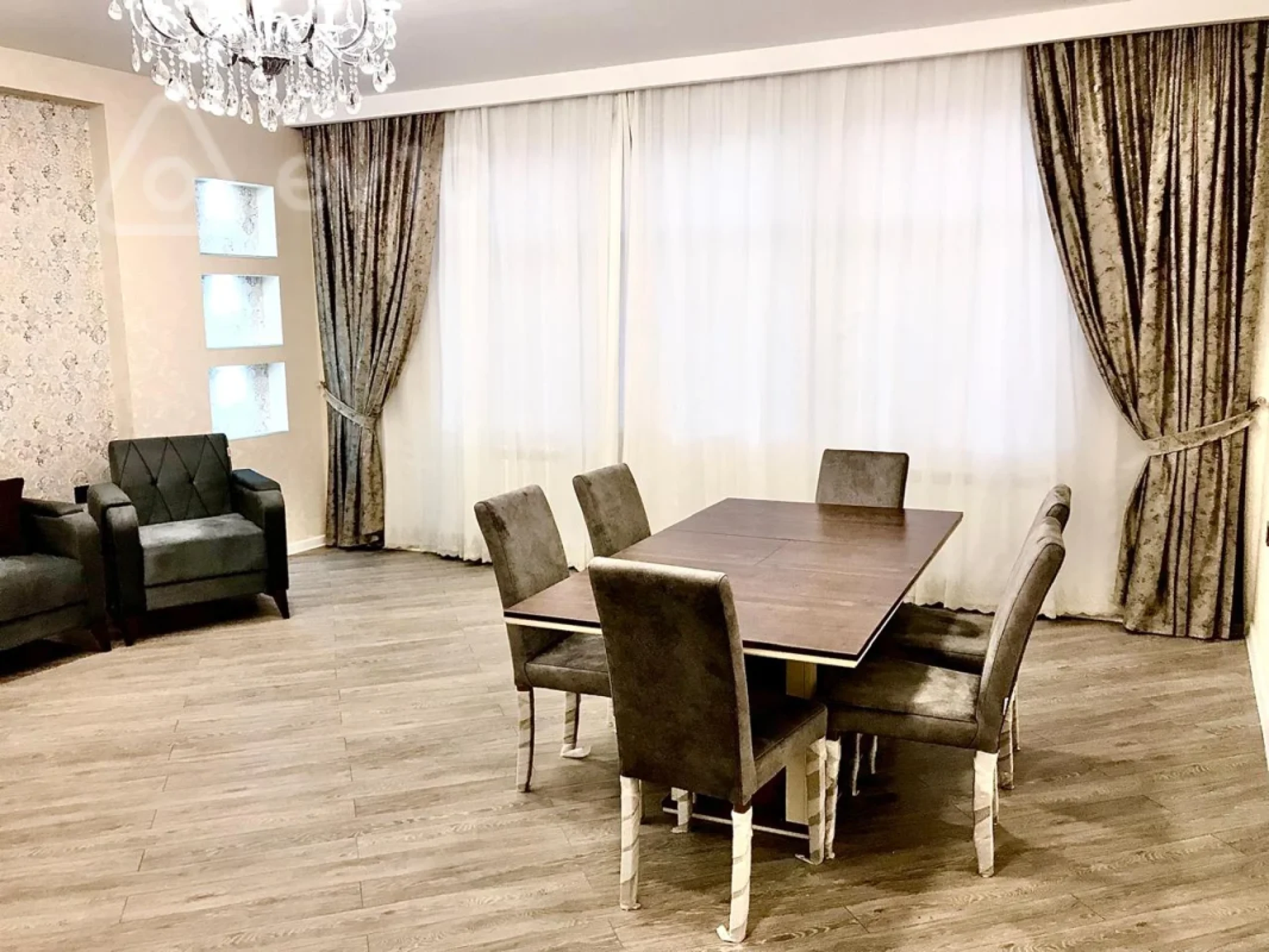 Kirayə verilir 3 otaqlı yeni tikili 110 m²