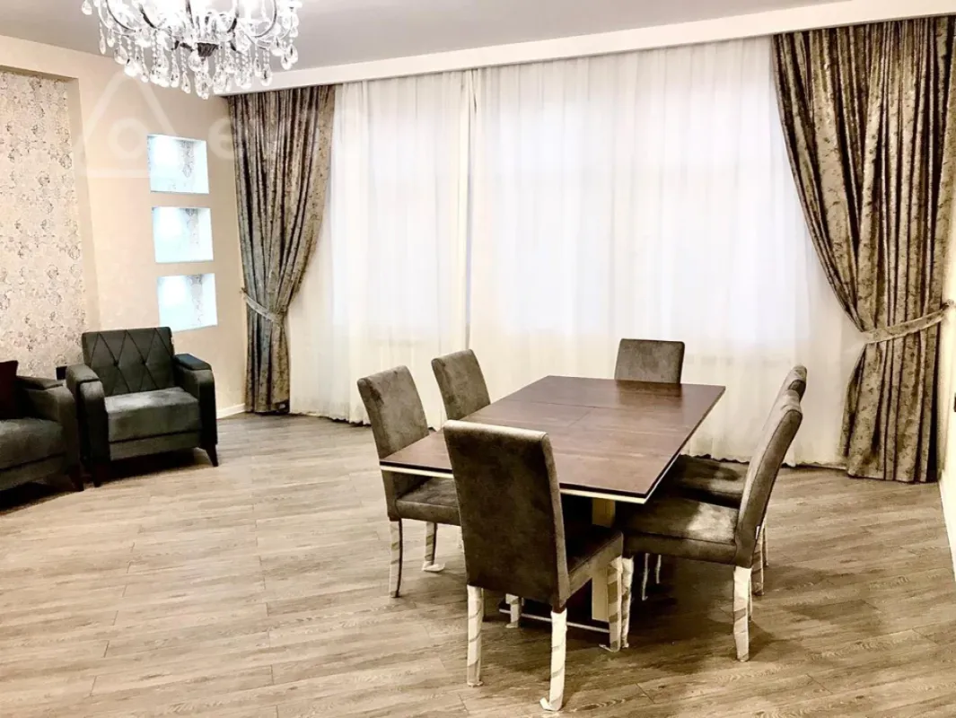 Kirayə verilir 3 otaqlı yeni tikili 110 m²